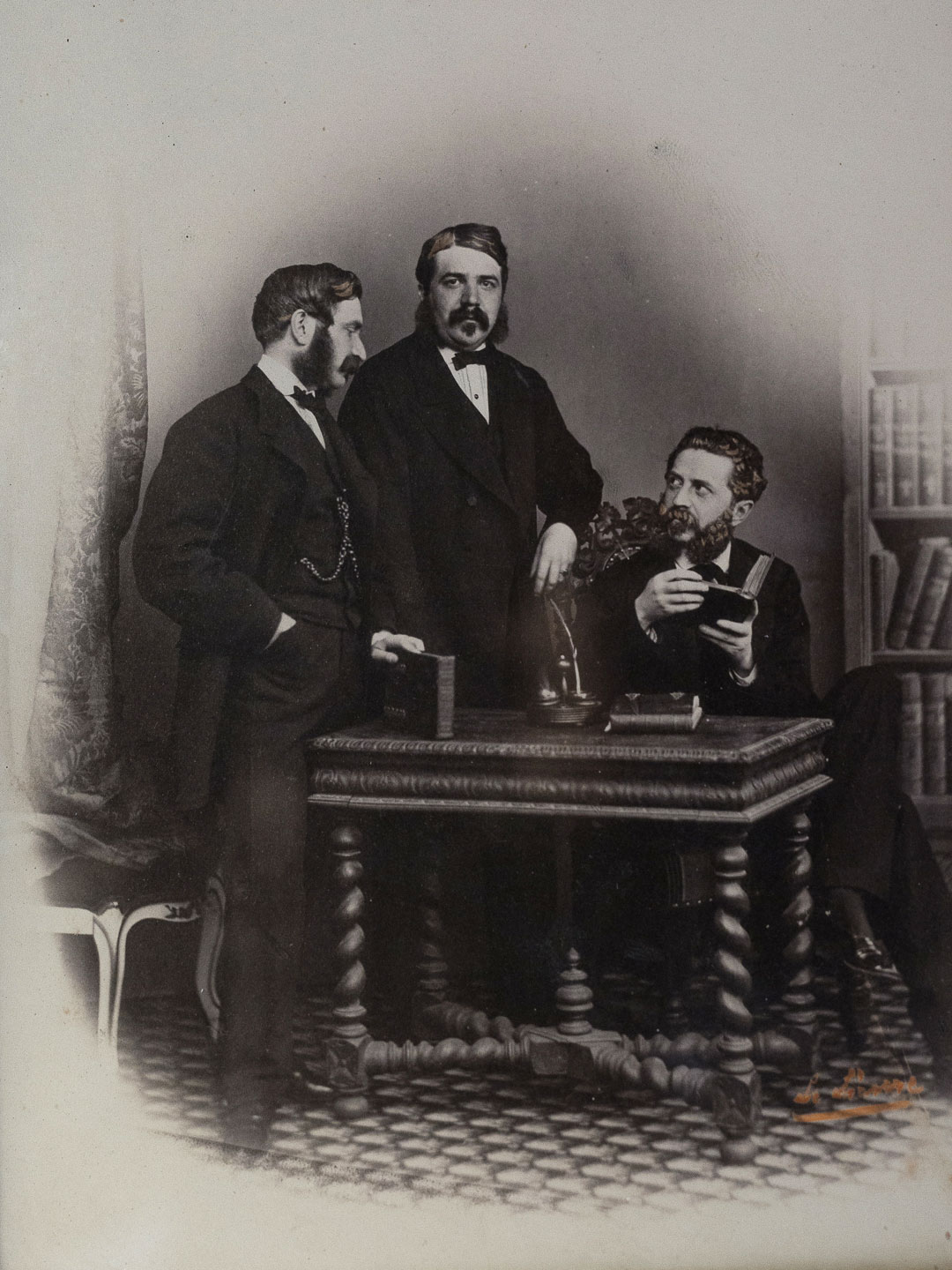 Foto storica che ritrae Enrico, Giovanni ed Emilio Visconti Venosta